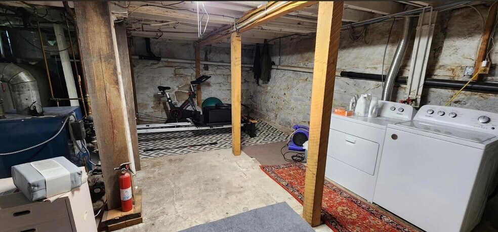 Building Photo - 144 Addison Rd
