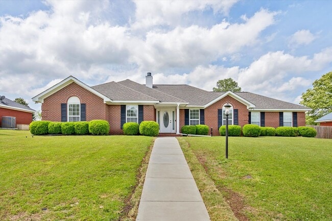 Primary Photo - WELCOME TO REMINGTON ESTATES - AND A POOL!