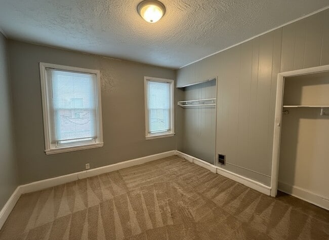 Building Photo - 612 Cross St