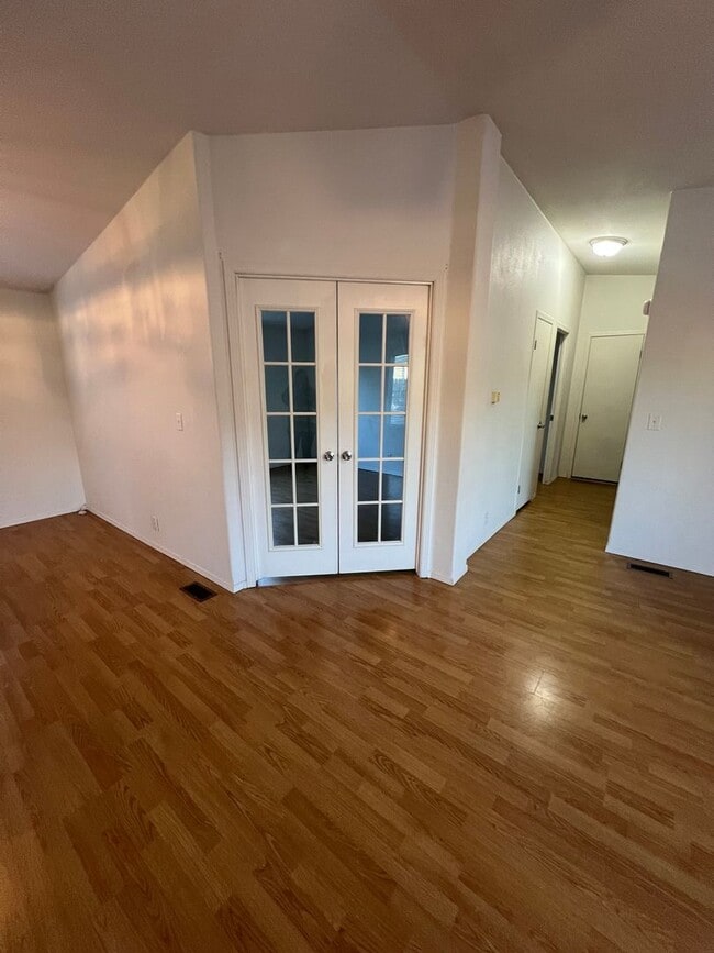 Building Photo - Beautiful 3 bedroom 2 bath home with a large carport in Bandon, OR.