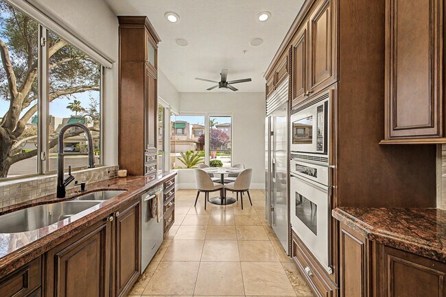 Building Photo - 7262 E Woodsage Ln