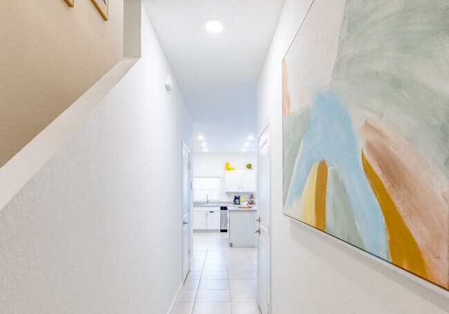 Building Photo - 1156 SW 6th Ct