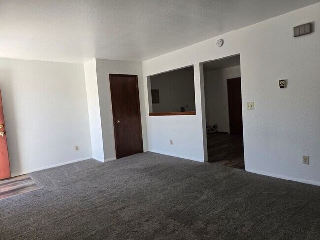 Building Photo - 740 2nd St