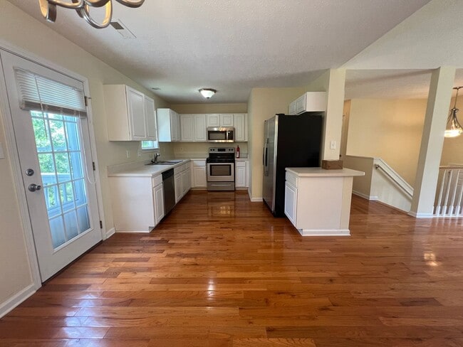 Building Photo - 111 Manx Dr