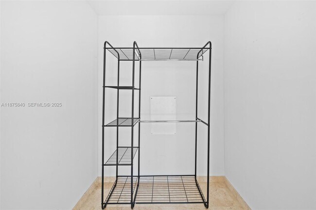 Building Photo - 88 SW 7th St