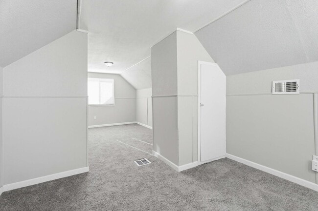 Building Photo - 14921 Myola Ave