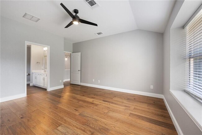 Building Photo - 1804 Camas Dr