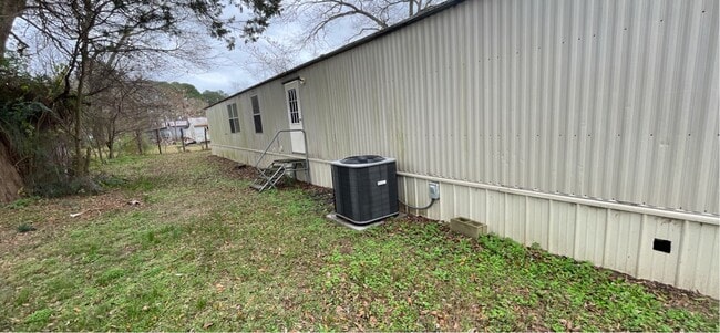 Building Photo - 204 E Browning St