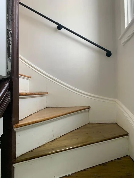 Building Photo - 147 Princeton St