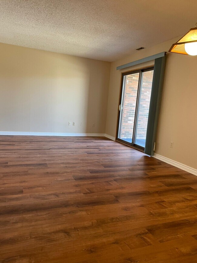 Building Photo - 15153 Seagull Dr
