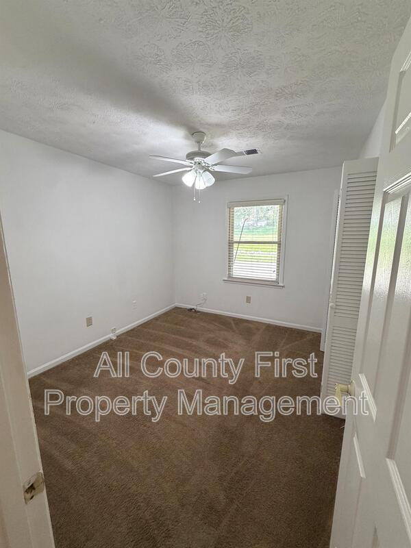 Building Photo - 170 Port Antonio Ct SW