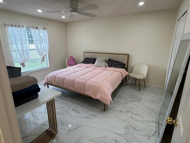 Building Photo - 1310 Dartmoor Ave