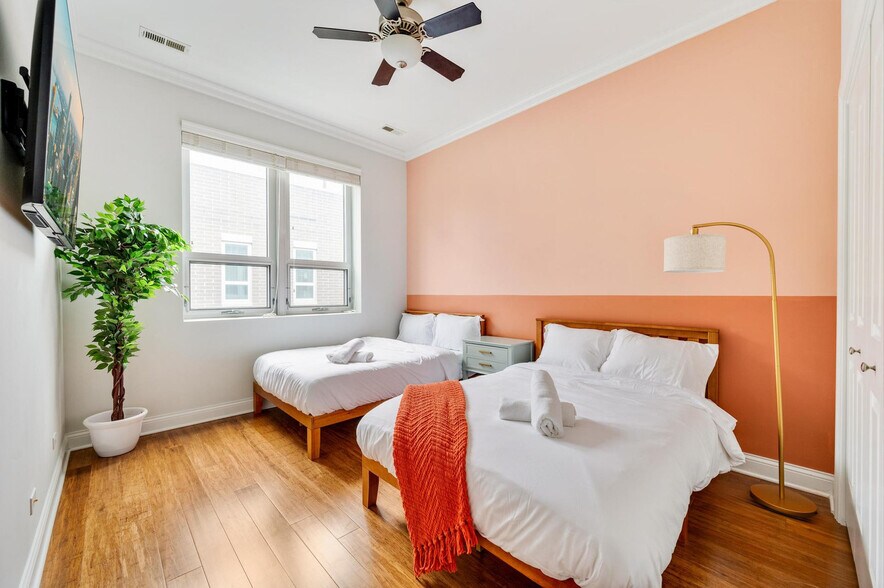 Building Photo - 1243 W Madison St