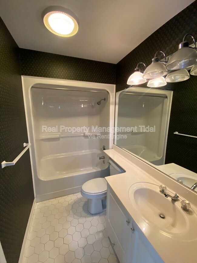 Building Photo - 924 Ironwood Dr
