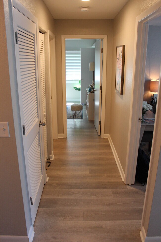 Building Photo - 277 Alexandra Drive