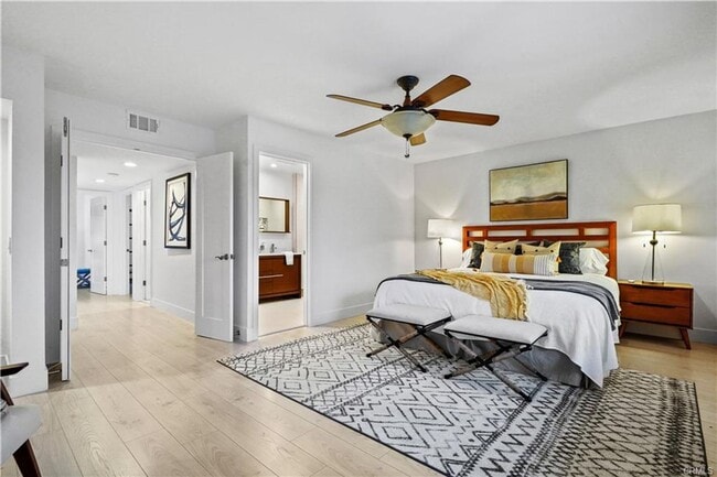 Building Photo - Encino Cul-De-Sac Lease with Private Outdoor Sauna & Designer Upgrades