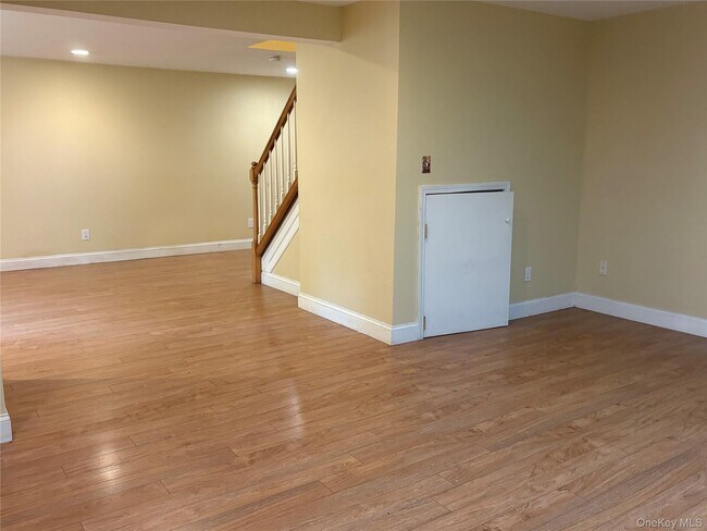 Building Photo - 1253 NY-208