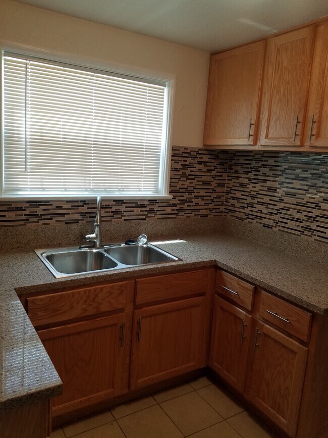 Building Photo - 10203 S Wilton Pl