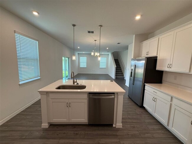 Building Photo - 3565 Dahlia Dr