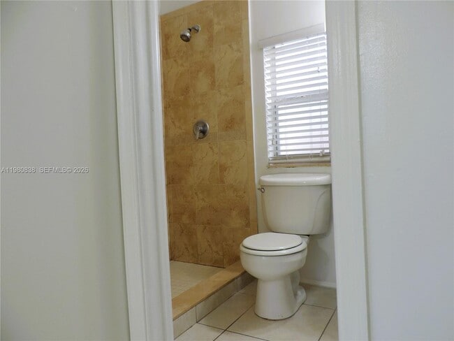 Building Photo - 3134 SW 25th Ter