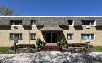 Building Photo - Ridge Manor