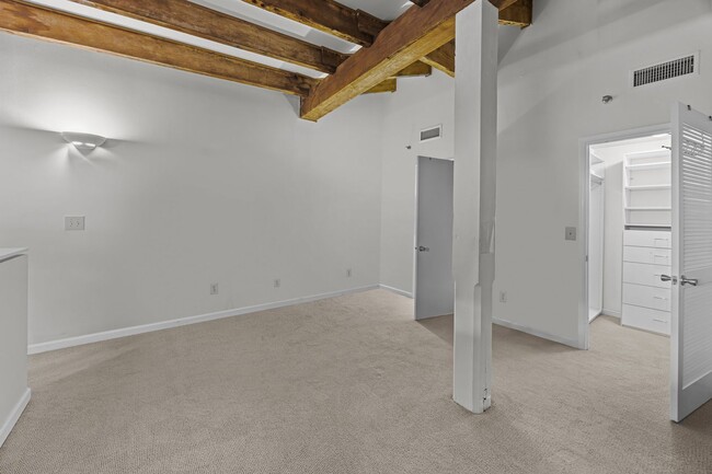 Building Photo - Available now. Awesome 1 BR/1.5 BA Apartme...