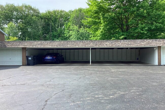 Building Photo - 4405 Aspen Dr