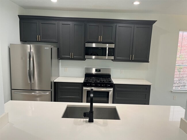 Building Photo - 911 Chapwood Ct