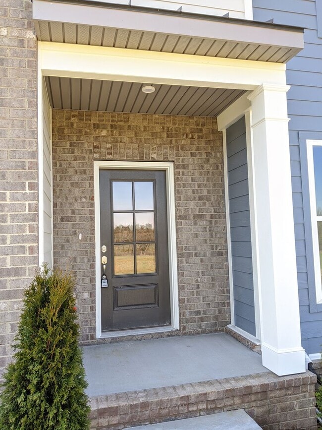 Building Photo - Luxury Townhome - Williamson County