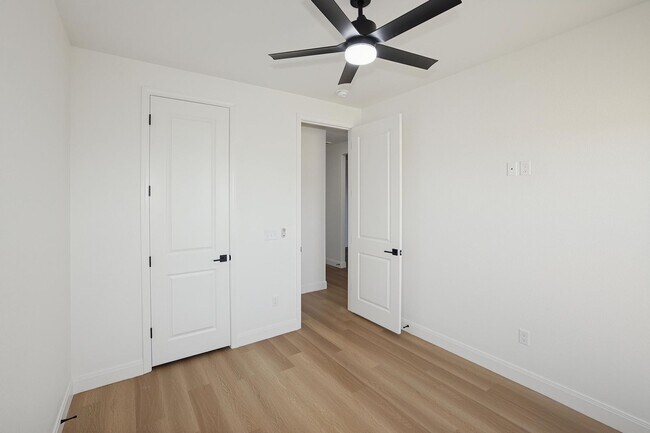 Building Photo - 10424 Tierra Santa Dr