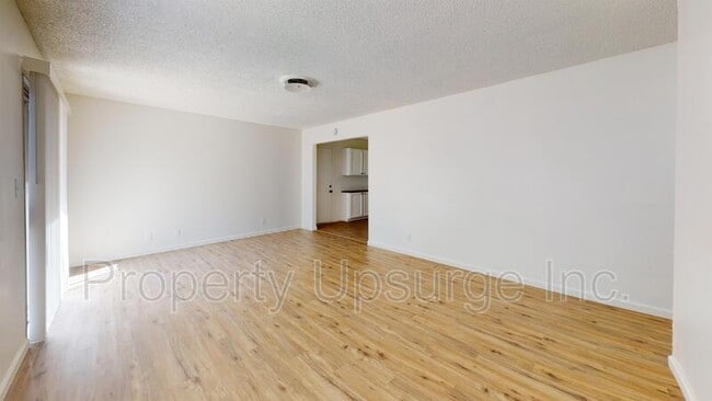Building Photo - 1452 Victor Ave