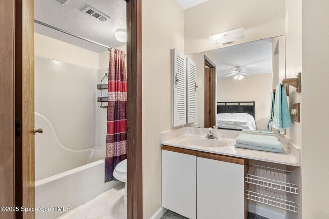 Building Photo - 7814 Shadowood Dr