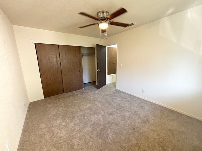 Building Photo - Remodeled Spacious 3BR/2BA Home in Prime Davis Location