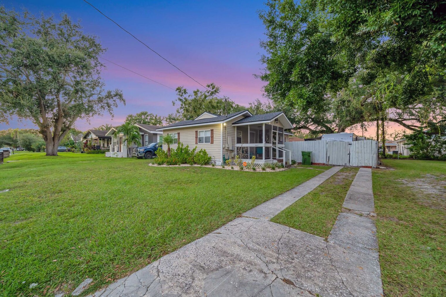Building Photo - 1905 W St Louis St