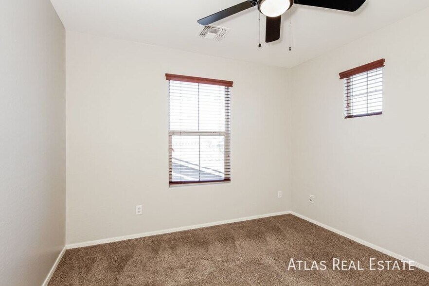 Building Photo - 2873 Claire Dr