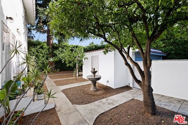 Building Photo - 5850 Foothill Dr