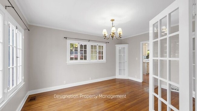 Building Photo - 1772 Rose Villa St