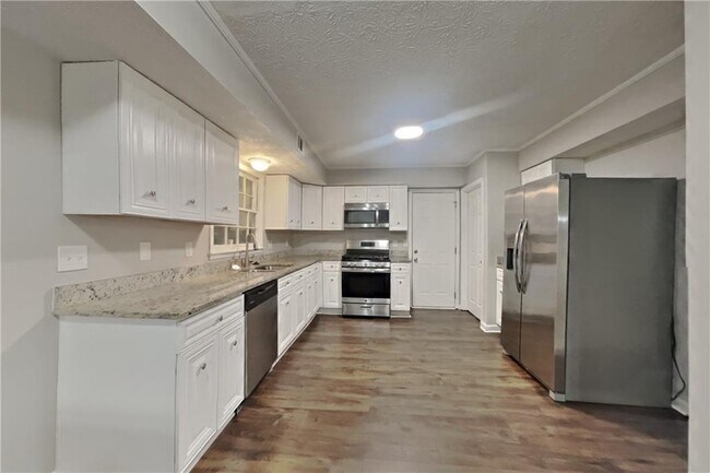 Building Photo - 1028 Pine Cove Dr SW