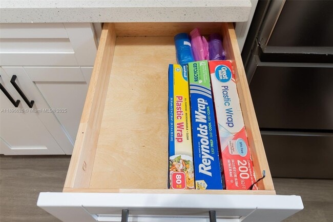 Building Photo - 312 SW 12th Ave