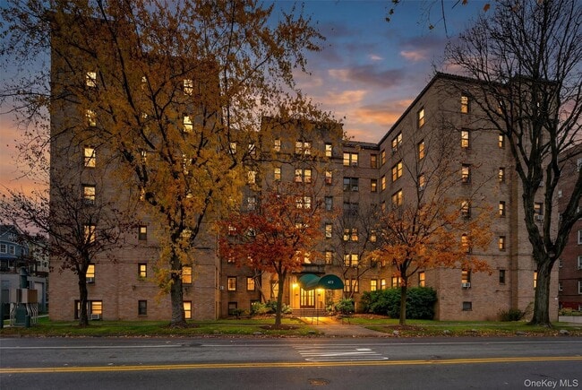 Building Photo - 475 Bronx River Rd