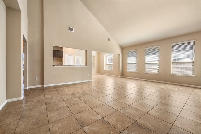 Building Photo - Spacious Home in Rancho Sienna!!!