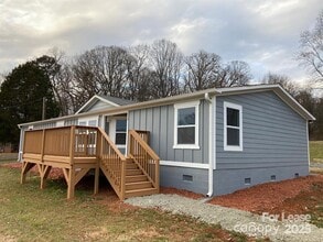 Building Photo - 1030 McKay Rd