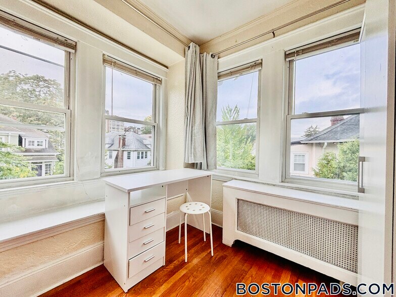 Building Photo - 38 Kirkwood Rd