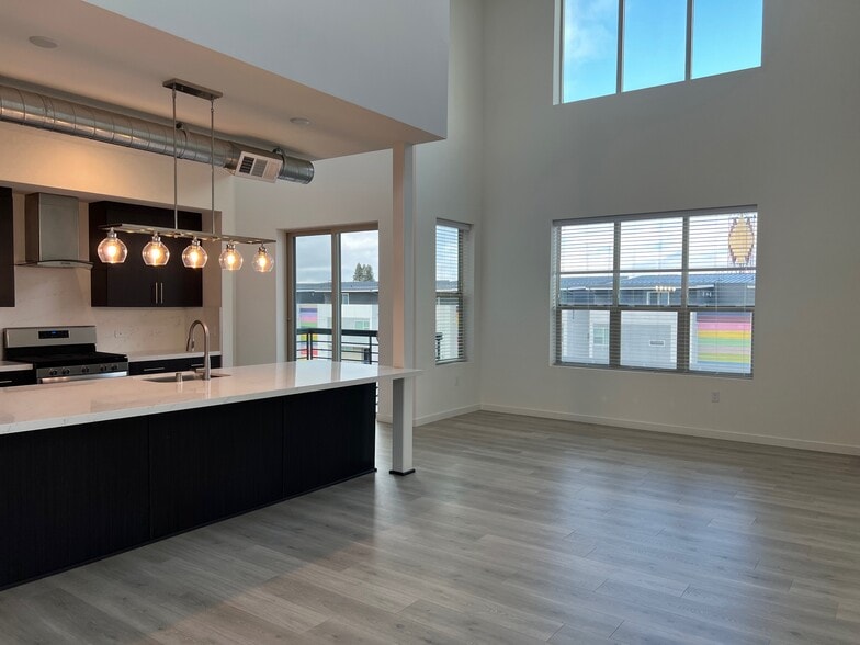 Building Photo - The Flats at the Mill at Broadway