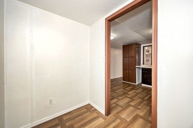 Building Photo - Elizabeth's RV Park -Mobile Homes-