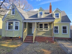 Building Photo - CUTE AND COZY 3 BEDROOM HOME FOR RENT IN N...