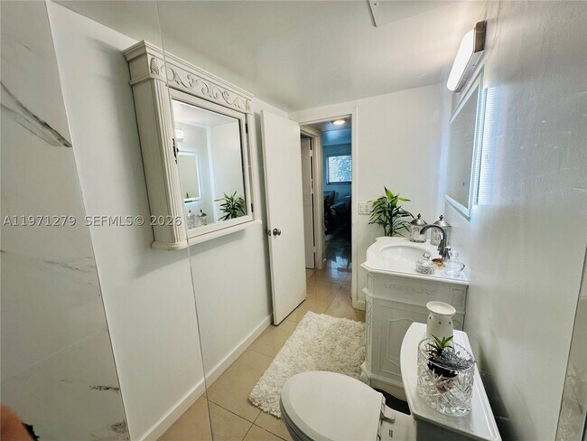 Building Photo - 301 Golden Isles Dr
