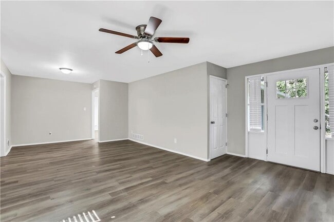 Building Photo - 1641 Delia Dr