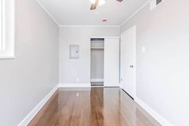 Building Photo - 4677 W 84th Pl