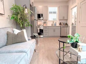 Building Photo - 5317 Reiger Ave